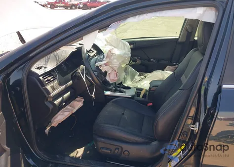 2014 Toyota Camry Se z USA, uszkodzony, nr VIN 4T1BF1FK8EU387561